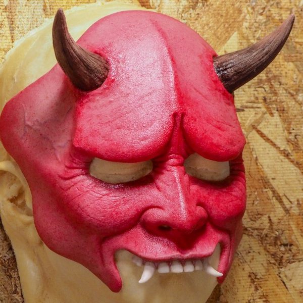 ツクリモノ制作による肉食パルチザンのシリコン製の般若マスク
