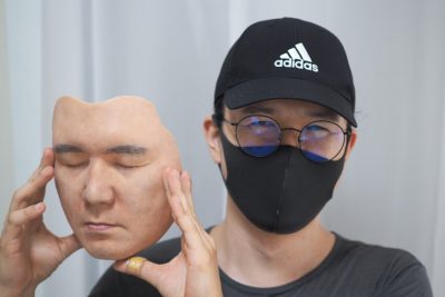 ツクリモノのリアルなシリコンの顔